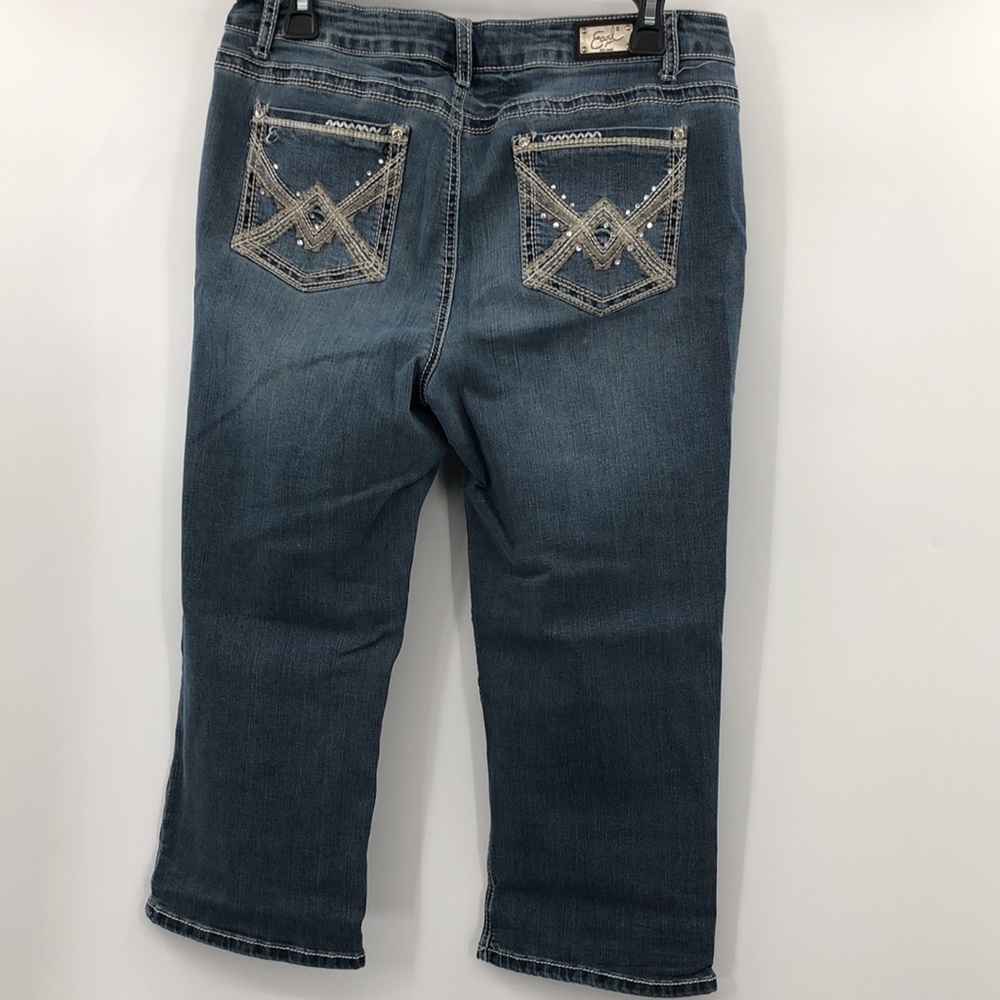 3/$25 Earl Cropped Jeans Size 14P - Picture 6 of 12